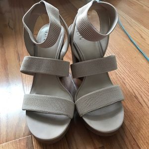 Tan Heels INC International Concepts Size 9